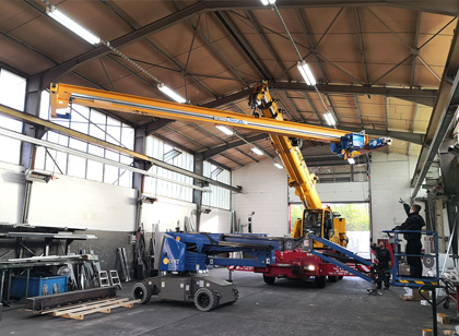 Neue Krananlage in der alten Produktionhalle